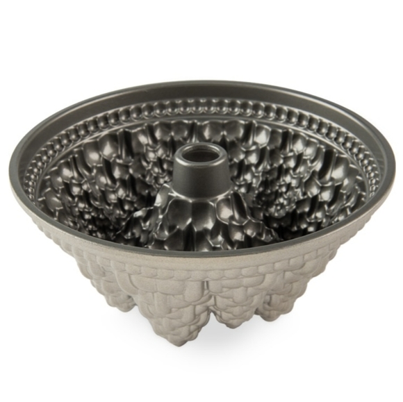 Nordicware Pine Forest Bundt cake Pan - Picture 5 of 12
